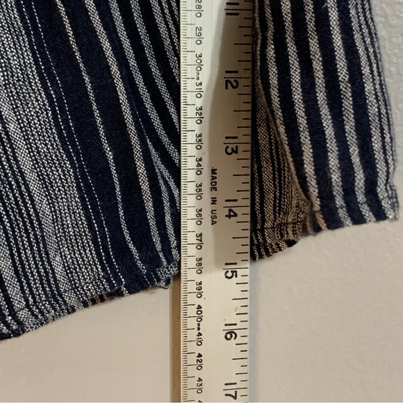Gap navy stripe flowy boho short with stretch elastic pull tie waist. Size S - Picture 6 of 8